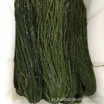 Kelp 샐러드를위한 신선한 소금에 절인 된 Wakame.